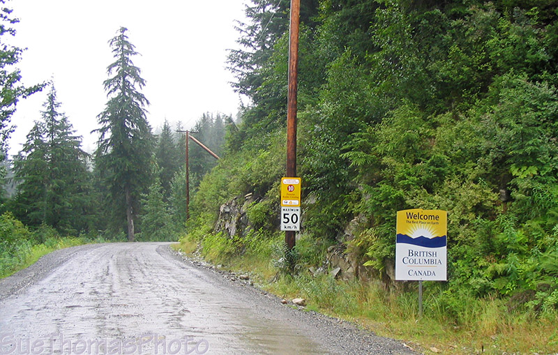 AK - BC border on the way to Salmon Glacier